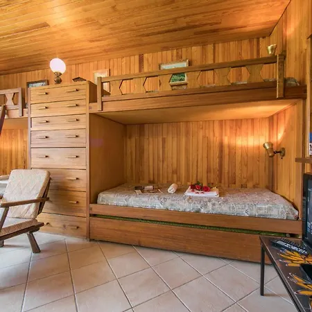 Sainte-foy-l'argentiere Sleeps 4 Pool 아파트